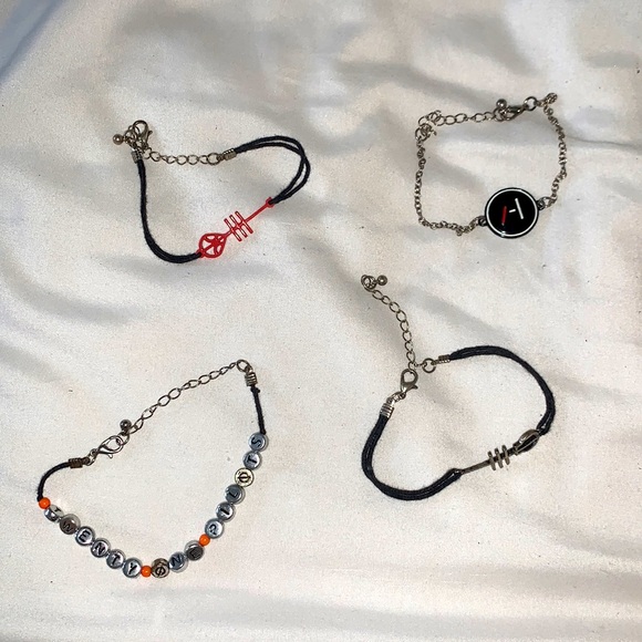 Hot Topic Jewelry - Lot of 4 Twenty Øne Piløts Bracelets